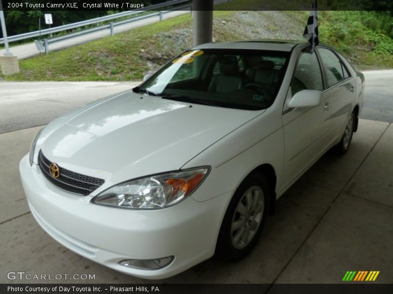 Crystal White / Taupe 2004 Toyota Camry XLE