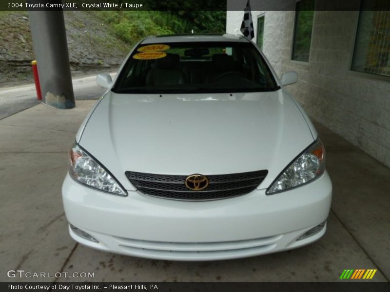 Crystal White / Taupe 2004 Toyota Camry XLE