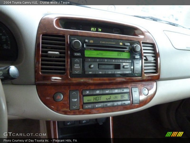 Crystal White / Taupe 2004 Toyota Camry XLE