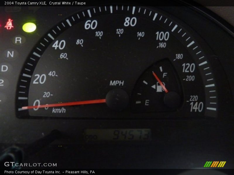 Crystal White / Taupe 2004 Toyota Camry XLE