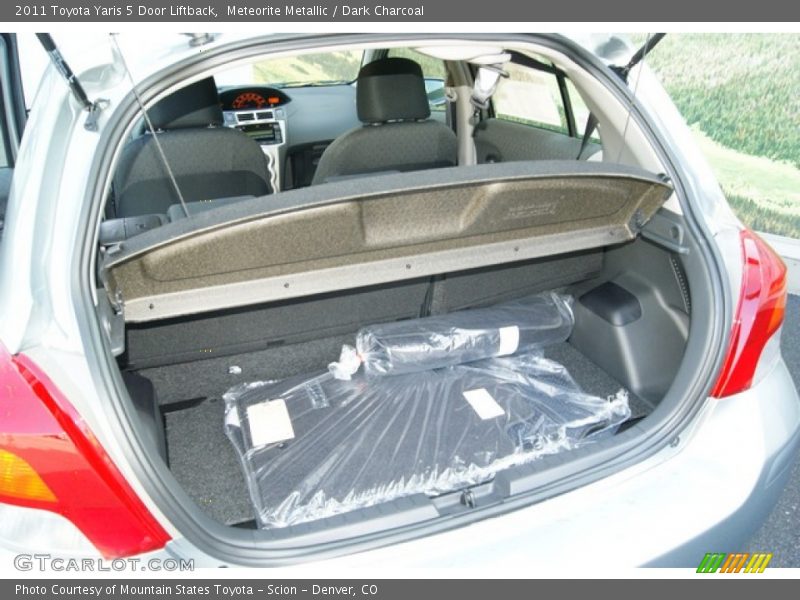  2011 Yaris 5 Door Liftback Trunk