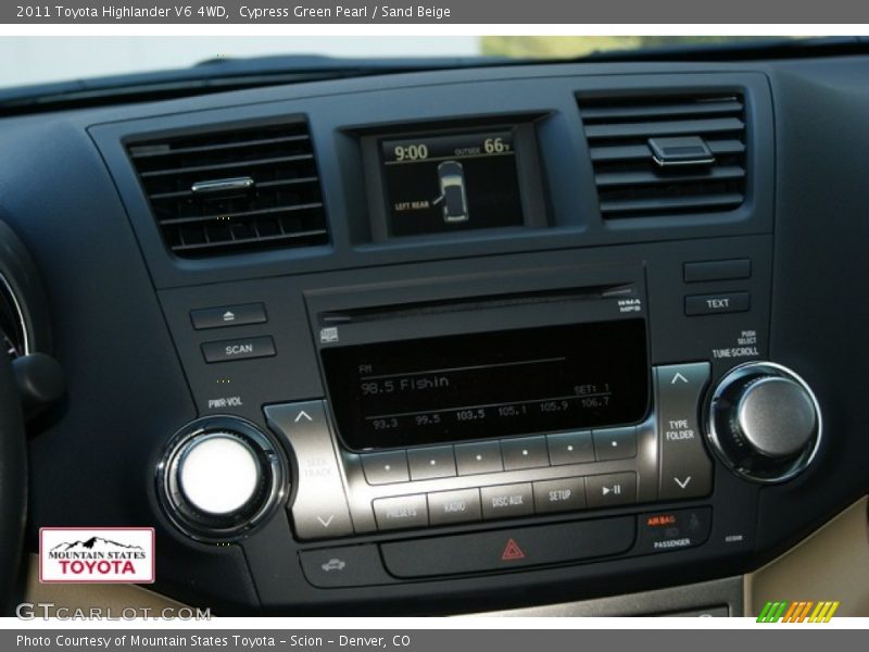 Cypress Green Pearl / Sand Beige 2011 Toyota Highlander V6 4WD