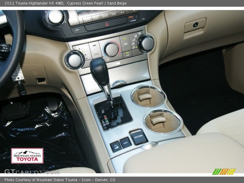 Cypress Green Pearl / Sand Beige 2011 Toyota Highlander V6 4WD