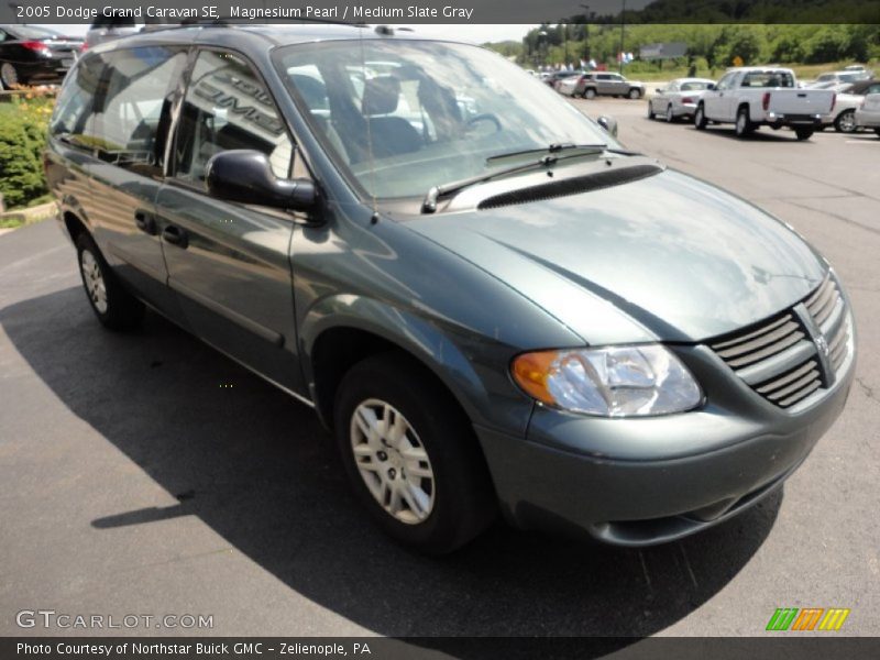 Magnesium Pearl / Medium Slate Gray 2005 Dodge Grand Caravan SE