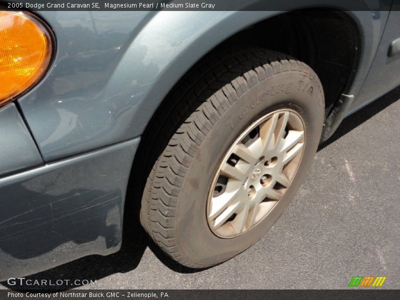 Magnesium Pearl / Medium Slate Gray 2005 Dodge Grand Caravan SE