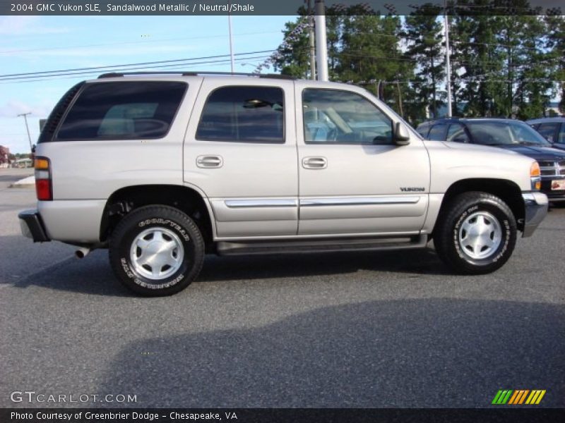 Sandalwood Metallic / Neutral/Shale 2004 GMC Yukon SLE