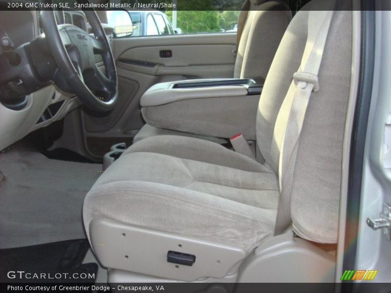 Sandalwood Metallic / Neutral/Shale 2004 GMC Yukon SLE