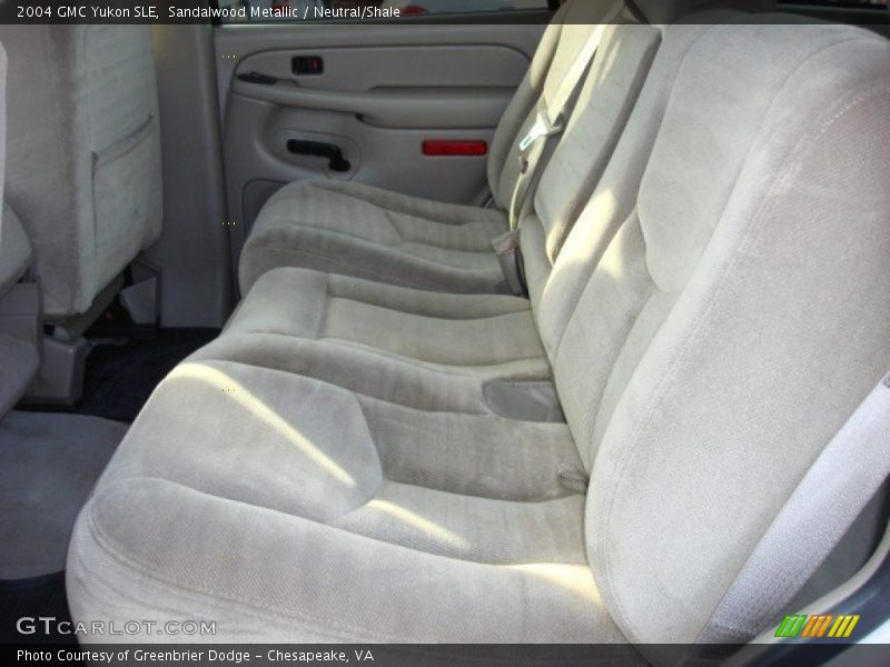 Sandalwood Metallic / Neutral/Shale 2004 GMC Yukon SLE