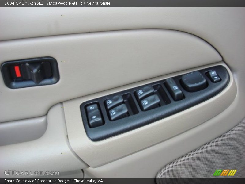 Sandalwood Metallic / Neutral/Shale 2004 GMC Yukon SLE