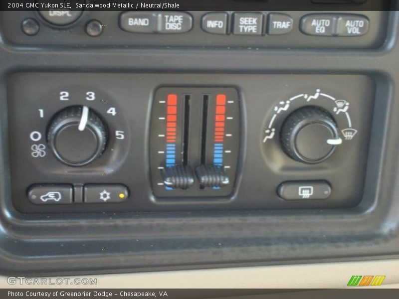 Sandalwood Metallic / Neutral/Shale 2004 GMC Yukon SLE