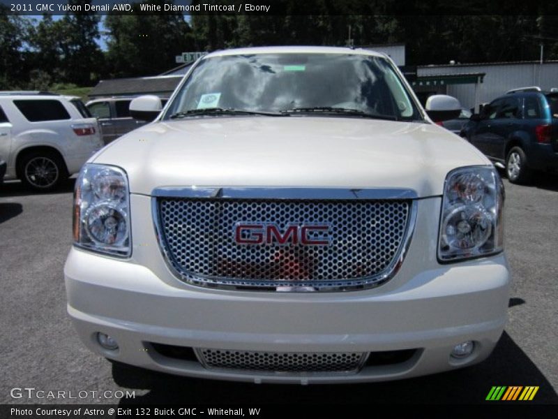 White Diamond Tintcoat / Ebony 2011 GMC Yukon Denali AWD