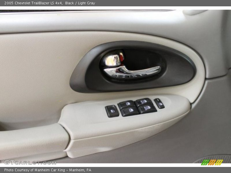 Black / Light Gray 2005 Chevrolet TrailBlazer LS 4x4
