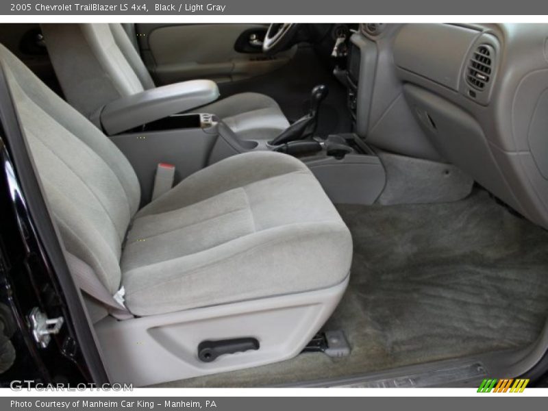 Black / Light Gray 2005 Chevrolet TrailBlazer LS 4x4