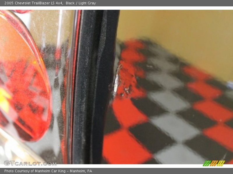 Black / Light Gray 2005 Chevrolet TrailBlazer LS 4x4