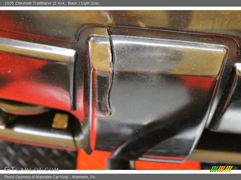Black / Light Gray 2005 Chevrolet TrailBlazer LS 4x4
