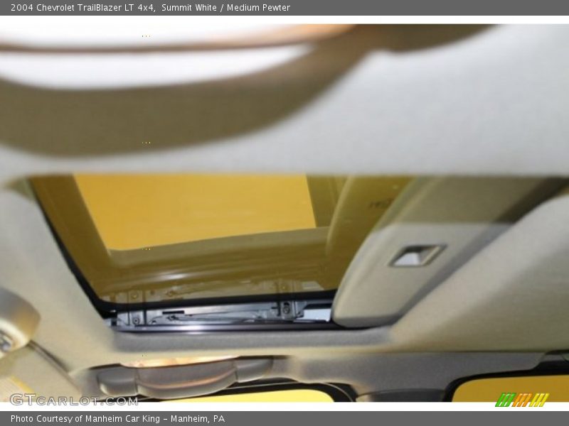 Summit White / Medium Pewter 2004 Chevrolet TrailBlazer LT 4x4