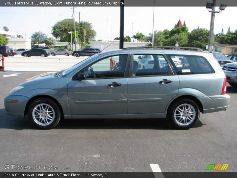 2003 Focus SE Wagon Light Tundra Metallic