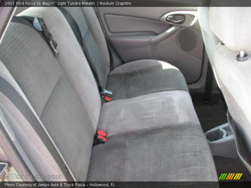  2003 Focus SE Wagon Medium Graphite Interior