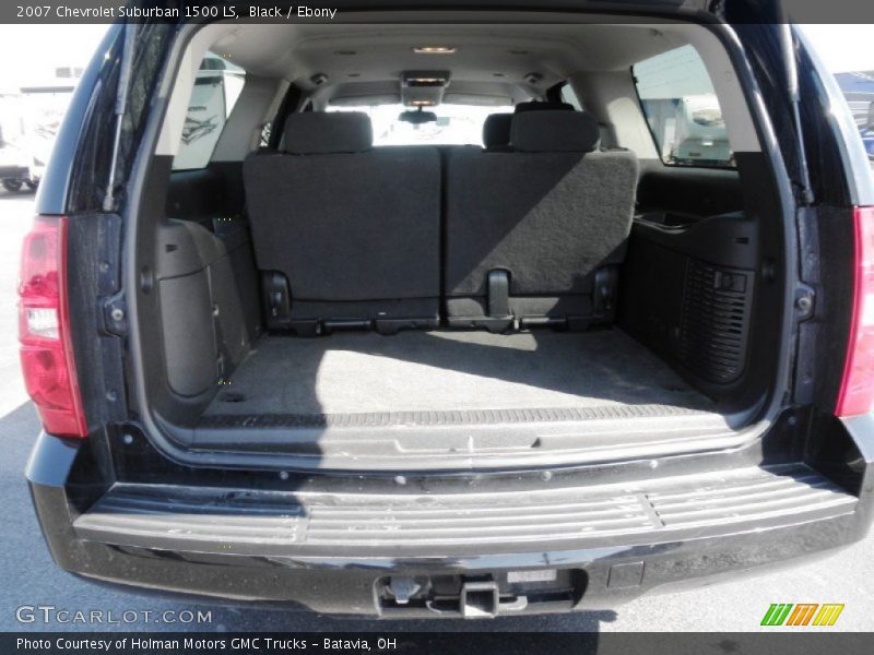  2007 Suburban 1500 LS Trunk