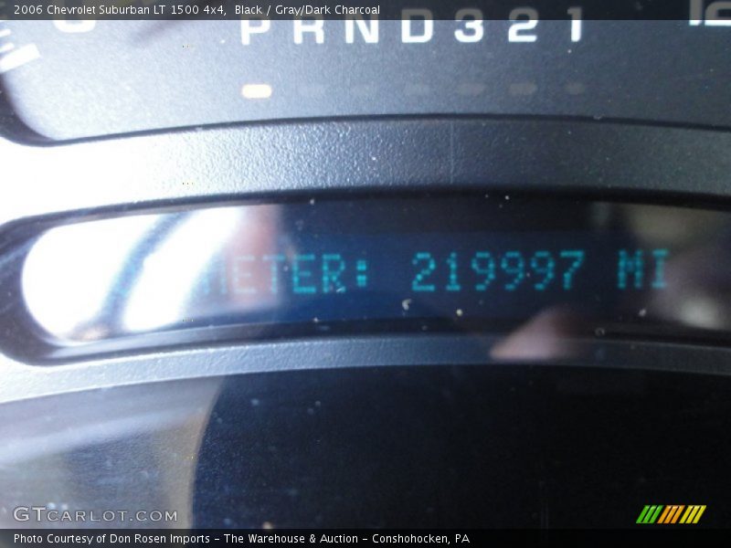 Black / Gray/Dark Charcoal 2006 Chevrolet Suburban LT 1500 4x4