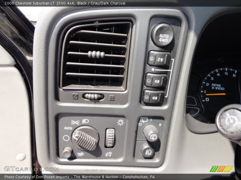 Black / Gray/Dark Charcoal 2006 Chevrolet Suburban LT 1500 4x4