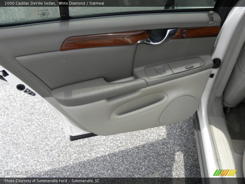 White Diamond / Oatmeal 2000 Cadillac DeVille Sedan