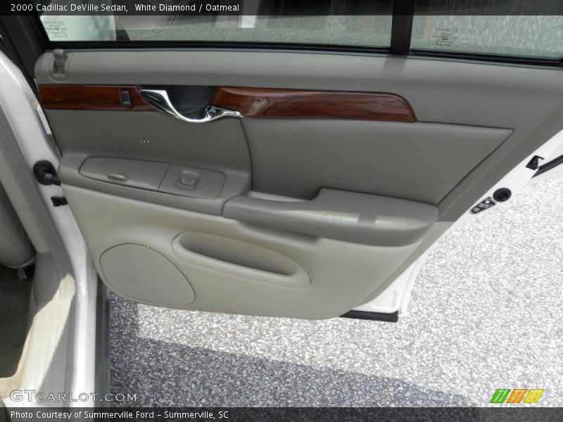 White Diamond / Oatmeal 2000 Cadillac DeVille Sedan
