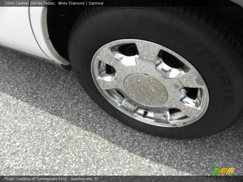 White Diamond / Oatmeal 2000 Cadillac DeVille Sedan