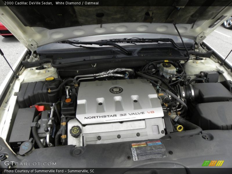 White Diamond / Oatmeal 2000 Cadillac DeVille Sedan