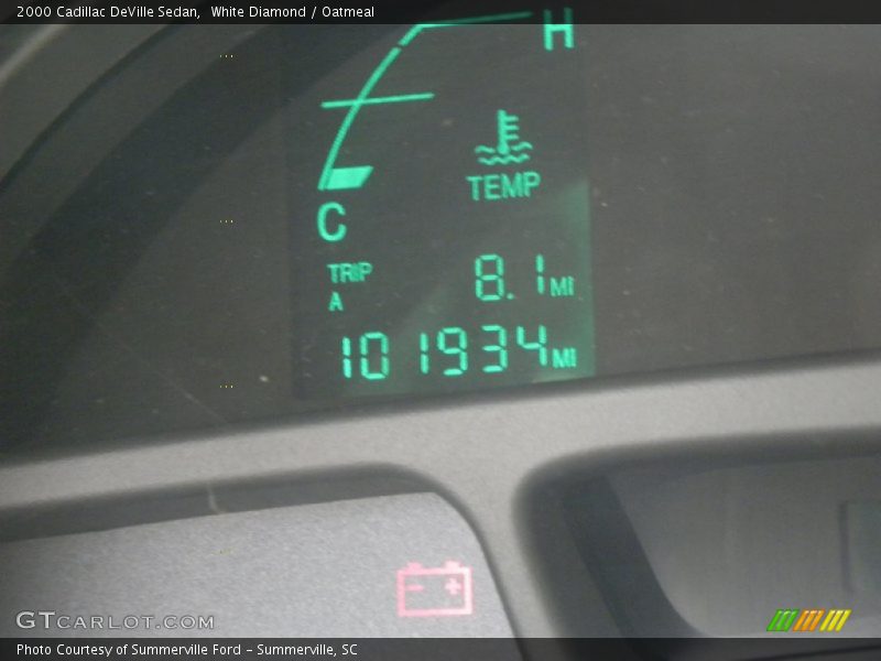 White Diamond / Oatmeal 2000 Cadillac DeVille Sedan