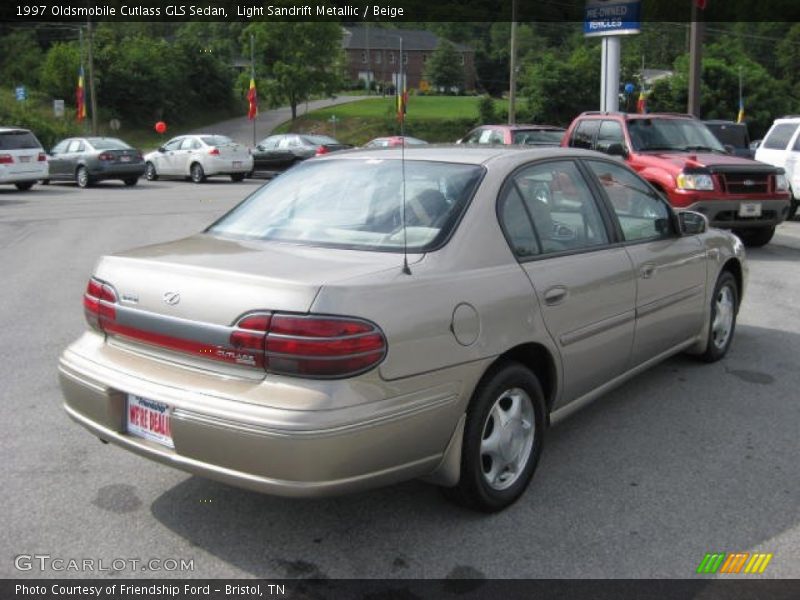Light Sandrift Metallic / Beige 1997 Oldsmobile Cutlass GLS Sedan