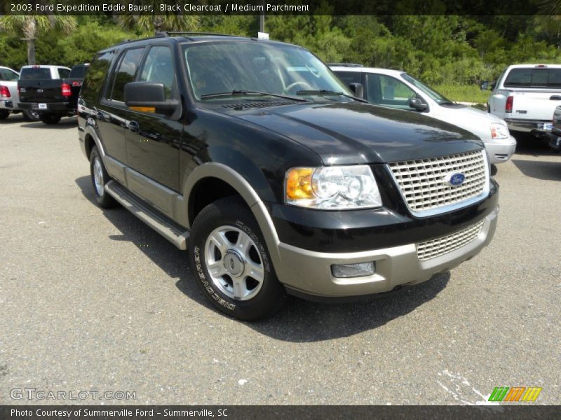 Front 3/4 View of 2003 Expedition Eddie Bauer