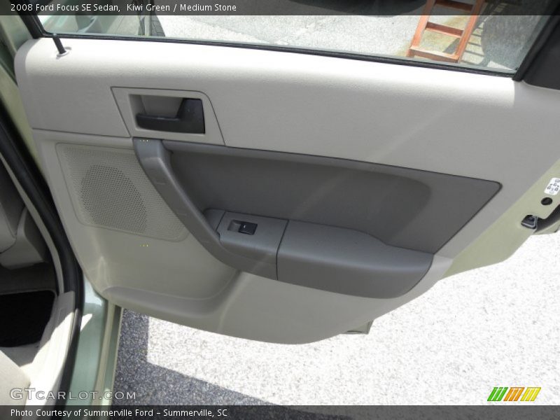 Kiwi Green / Medium Stone 2008 Ford Focus SE Sedan