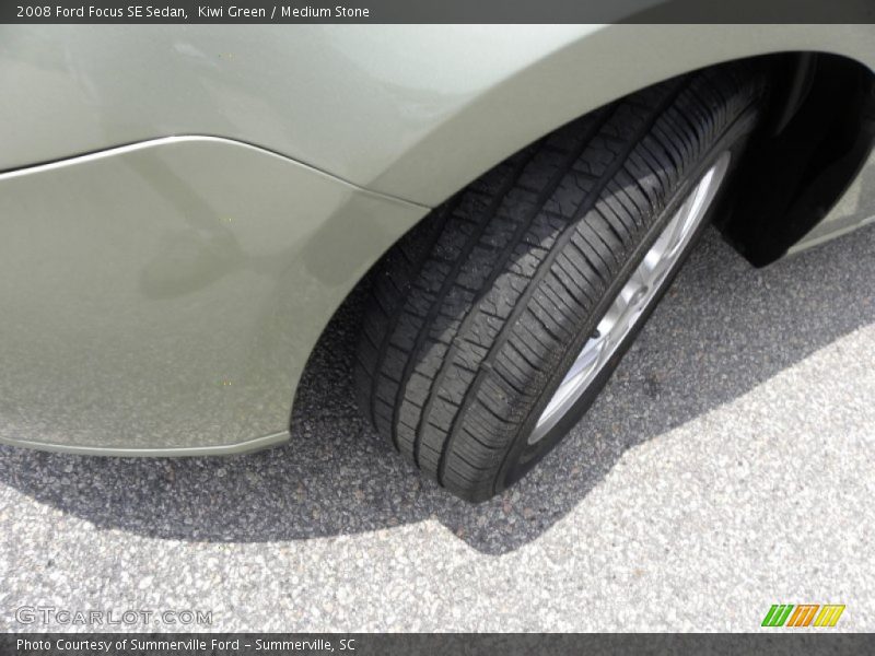 Kiwi Green / Medium Stone 2008 Ford Focus SE Sedan