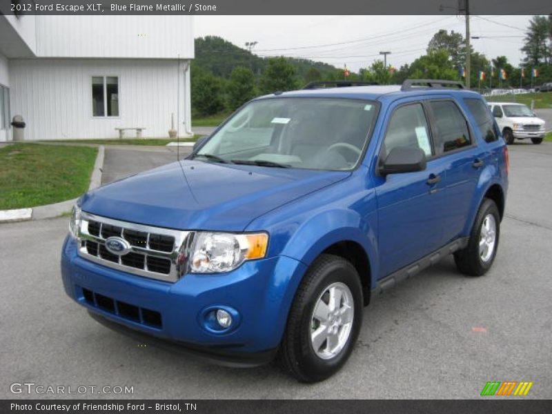 Front 3/4 View of 2012 Escape XLT