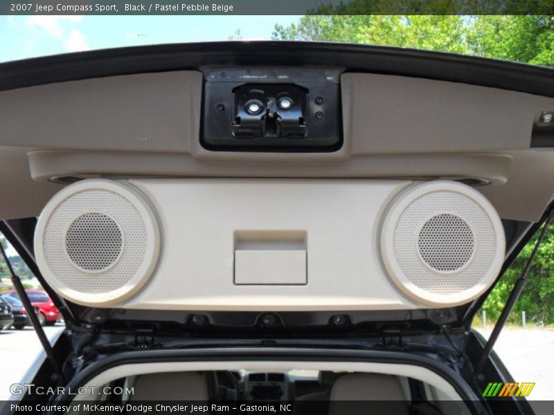 Black / Pastel Pebble Beige 2007 Jeep Compass Sport