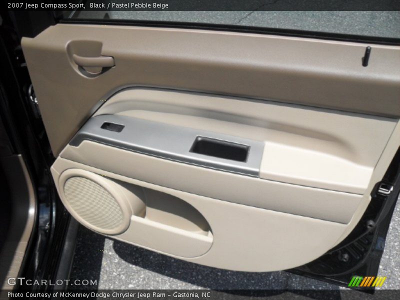 Black / Pastel Pebble Beige 2007 Jeep Compass Sport