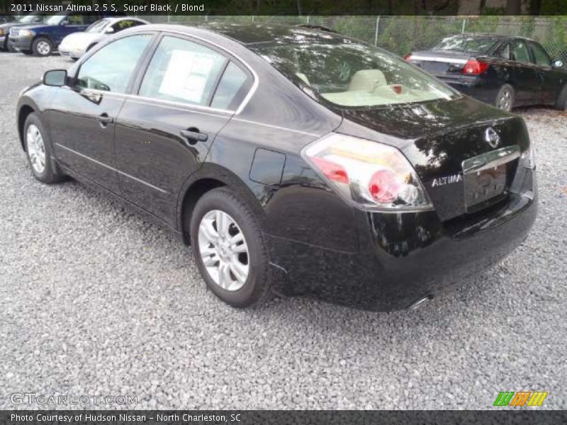 Super Black / Blond 2011 Nissan Altima 2.5 S