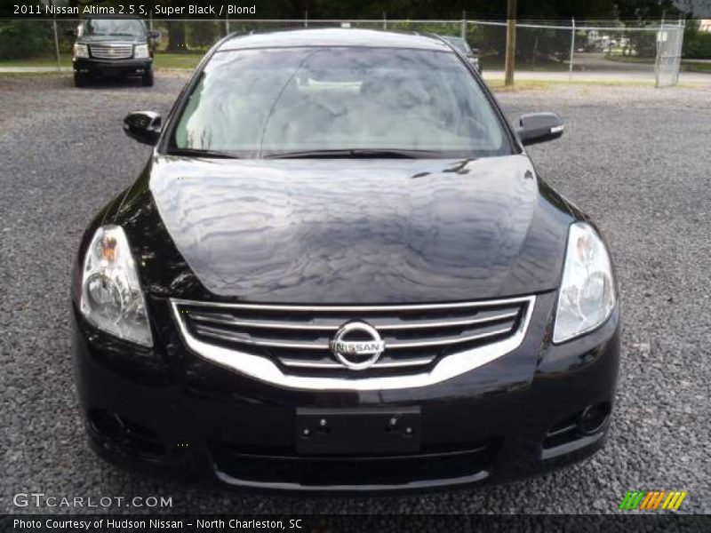 Super Black / Blond 2011 Nissan Altima 2.5 S
