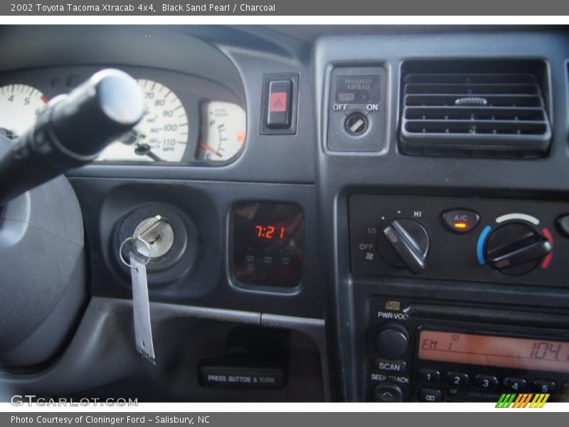 Black Sand Pearl / Charcoal 2002 Toyota Tacoma Xtracab 4x4