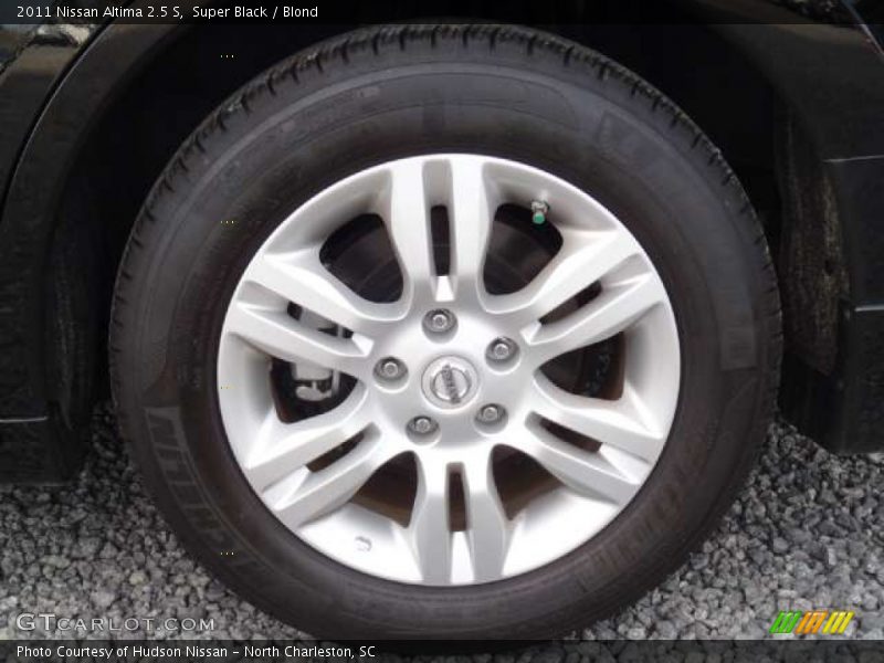 Super Black / Blond 2011 Nissan Altima 2.5 S