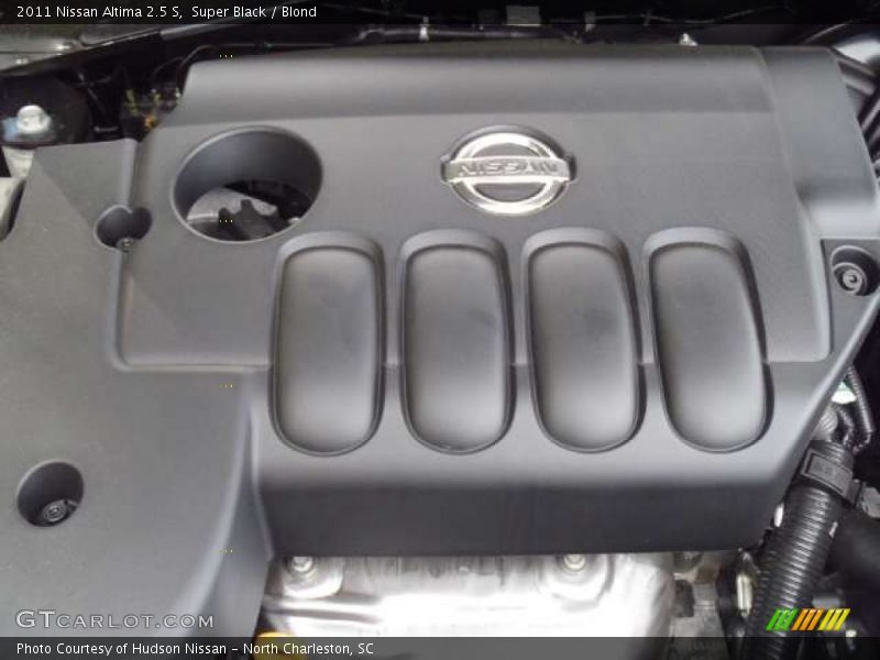 Super Black / Blond 2011 Nissan Altima 2.5 S