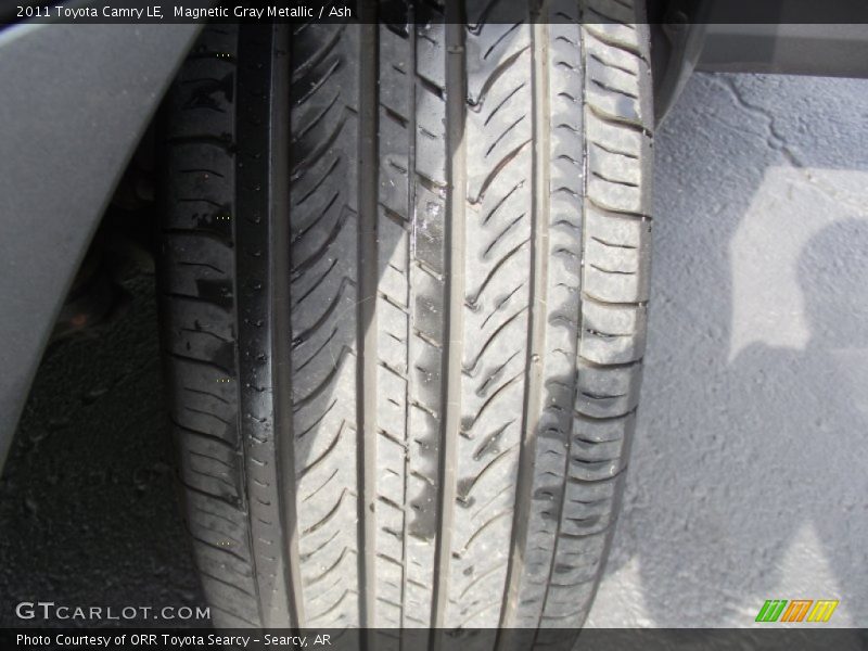 Magnetic Gray Metallic / Ash 2011 Toyota Camry LE