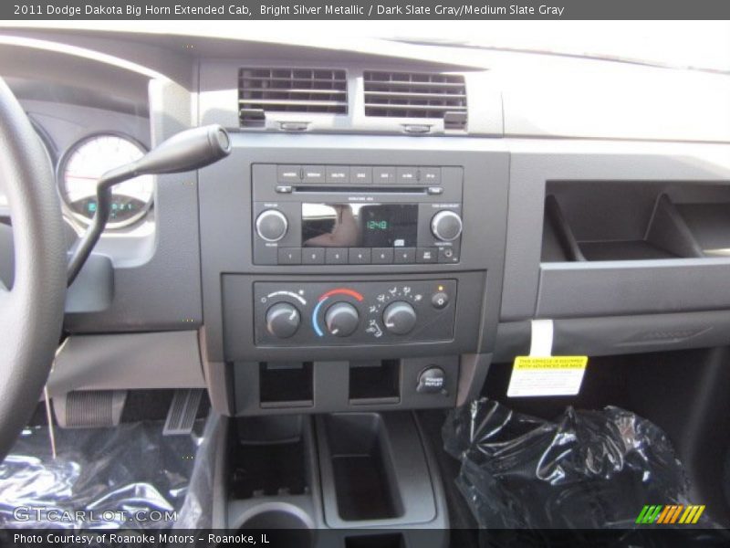 Bright Silver Metallic / Dark Slate Gray/Medium Slate Gray 2011 Dodge Dakota Big Horn Extended Cab