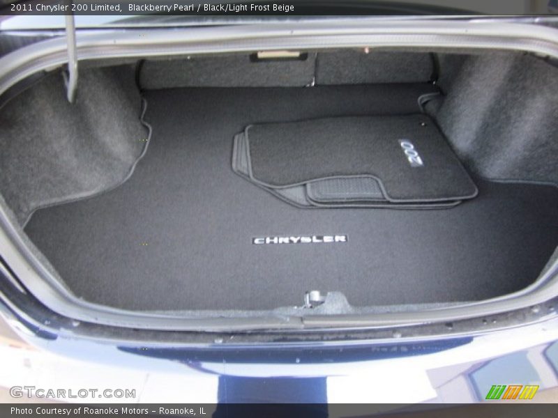 Blackberry Pearl / Black/Light Frost Beige 2011 Chrysler 200 Limited
