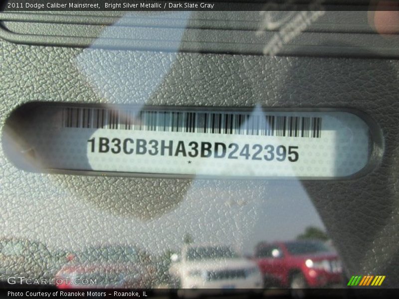 Bright Silver Metallic / Dark Slate Gray 2011 Dodge Caliber Mainstreet