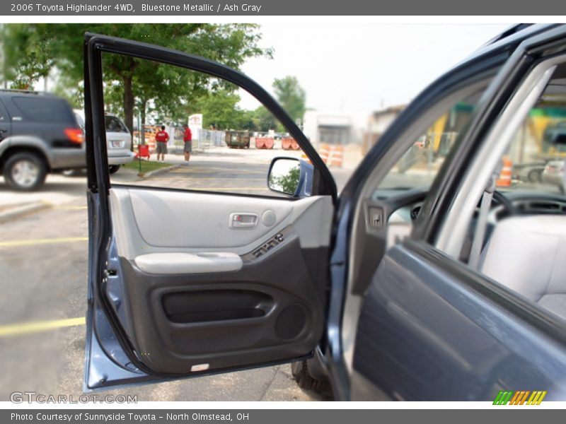 Bluestone Metallic / Ash Gray 2006 Toyota Highlander 4WD