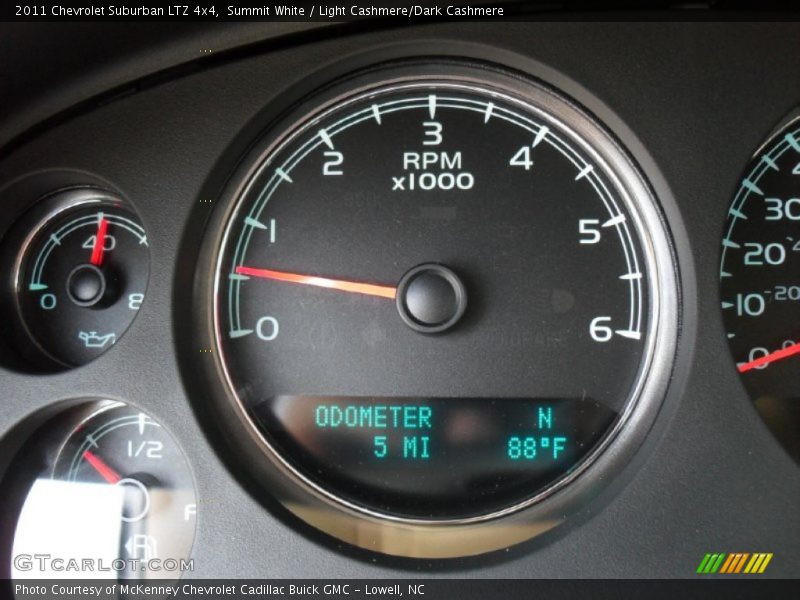 Summit White / Light Cashmere/Dark Cashmere 2011 Chevrolet Suburban LTZ 4x4