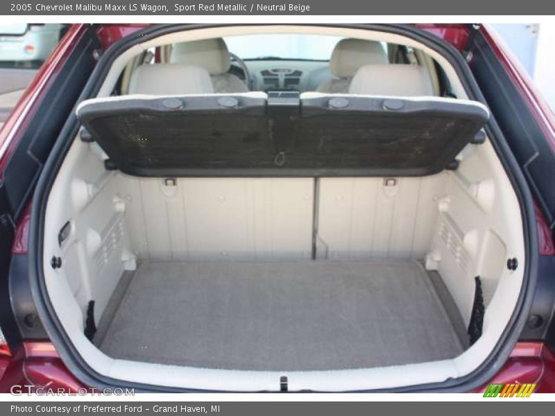  2005 Malibu Maxx LS Wagon Trunk