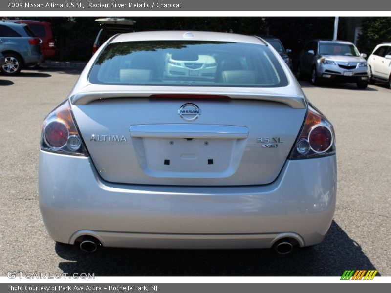 Radiant Silver Metallic / Charcoal 2009 Nissan Altima 3.5 SL